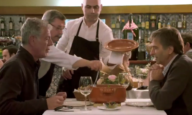 Anthony Bourdain ‘rende-se’ às iguarias portuguesas do Porto