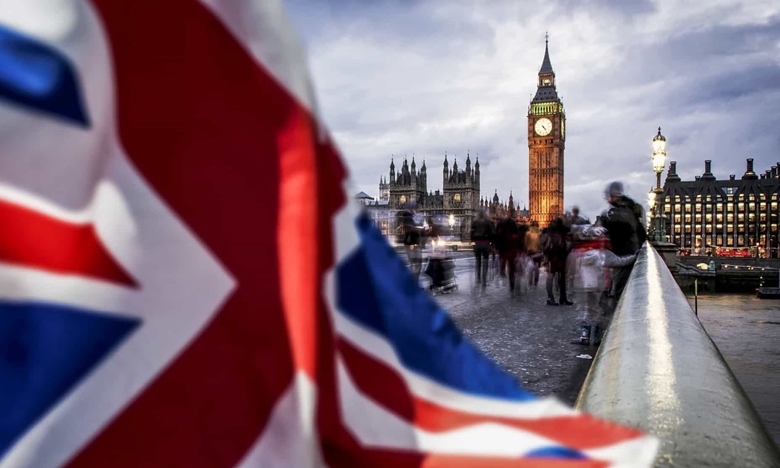 Britânicos começam a votar em eleições antecipadas cruciais para o Brexit