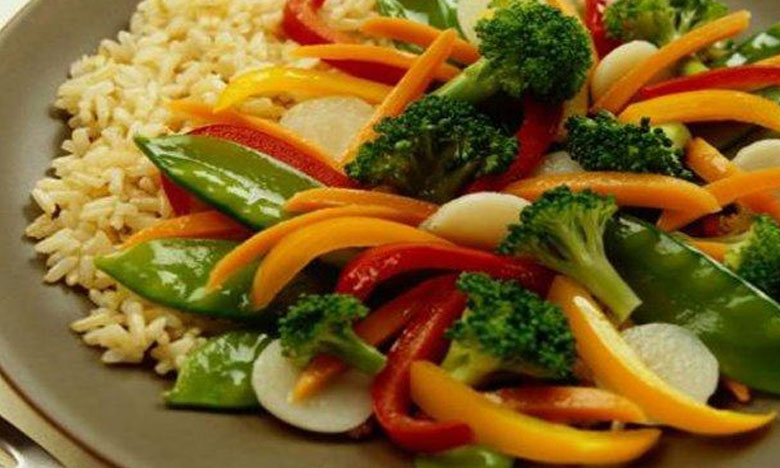 Cantinas e refeitórios públicos com opção vegetariana a partir de junho