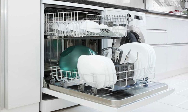 Cientistas do Porto inventam máquina que lava a loiça em seis minutos