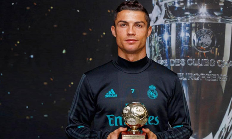 Cristiano Ronaldo recebeu o prémio de melhor marcador do mundo e ultrapassa Messi