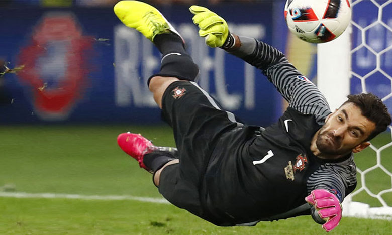 Emigrante oferece estátua de Rui Patrício ao município de Leiria