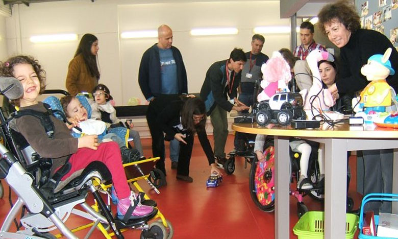Empresa portuguesa adapta brinquedos para crianças com paralisia cerebral