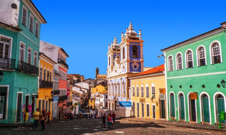 Escritor Ricardo Ferreira abre casa de vinhos portugueses em Salvador