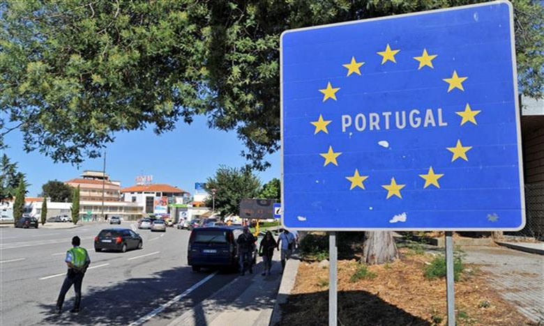 Governo apela aos emigrantes que vêm a Portugal pela Páscoa para terem cuidado na estrada 22 Governo apela aos emigrantes que vêm a Portugal pela Páscoa para terem cuidado na estrada