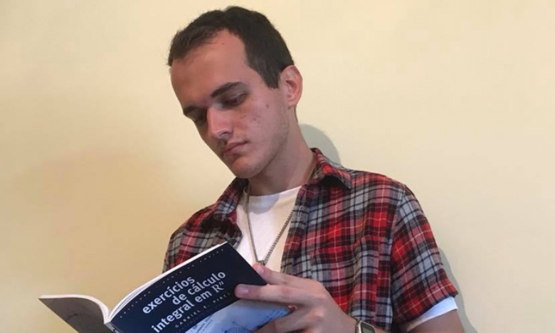 Luso-venezuelano é o aluno com a média mais alta no Ensino Superior 21 Luso-venezuelano é o aluno com a média mais alta no Ensino Superior