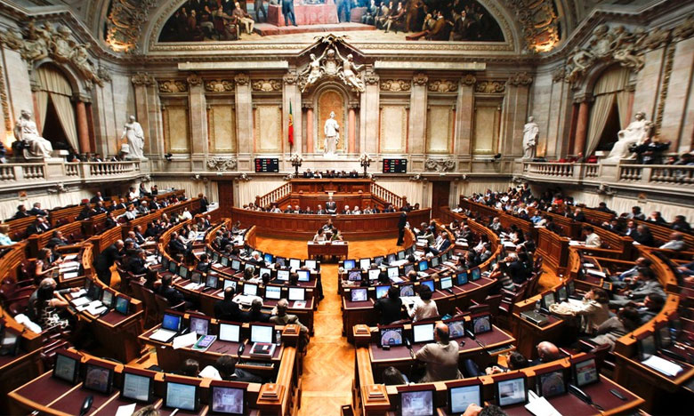 Parlamento discute propostas para melhorar informação e ensino sobre emigrantes