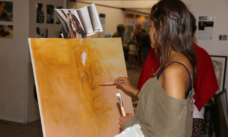 Pintora açoriana representa Portugal no Equador 11 Pintora açoriana representa Portugal no Equador