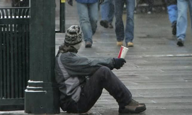 Portugueses no Canadá preparam refeições para os pobres