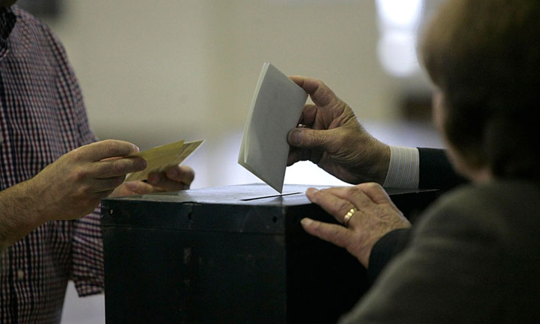 Recenseamento automático para emigrantes aprovado em votação indiciária