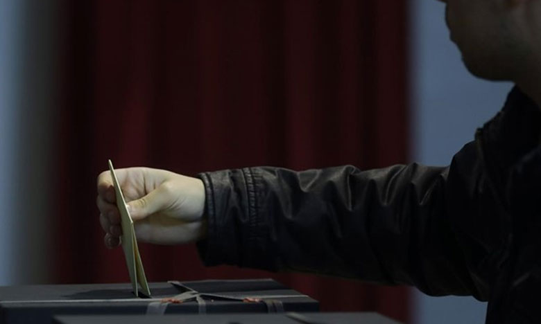 Recenseamento automático para residentes no estrangeiro aprovado por unanimidade