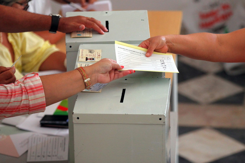 Recenseamento e voto dos portugueses no estrangeiro vai custar 7 milhões de euros