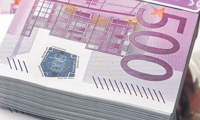 Remessas de emigrantes caíram 25,9% em julho para 235,9 milhões de euros 11 Remessas de emigrantes caíram 25,9% em julho para 235,9 milhões de euros