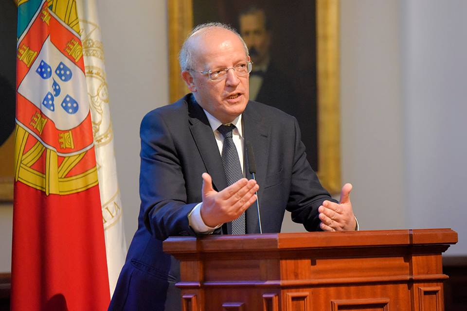 Santos Silva defende para 2020 «manter o ritmo do crescimento económico»