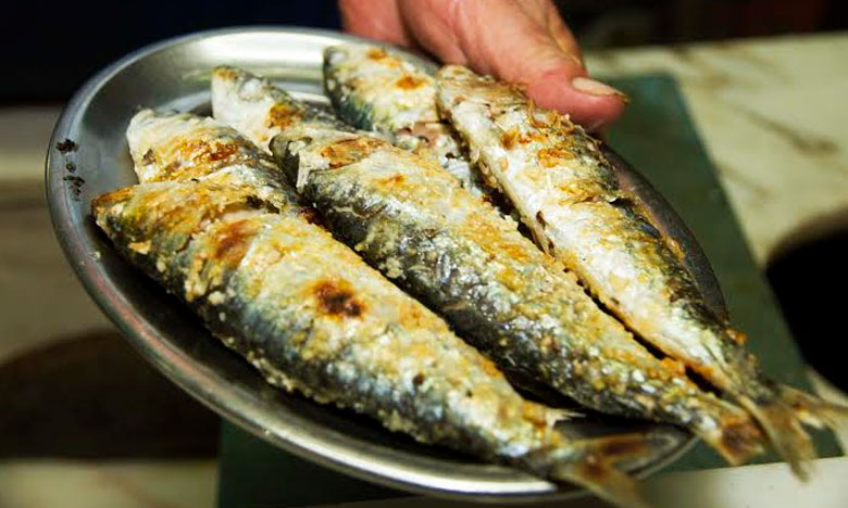 Sardinha a partir de um euro nos Santos atrai lisboetas e turistas