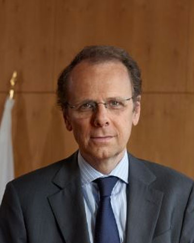 Forte aceleração das exportações 11 Forte aceleração das exportações