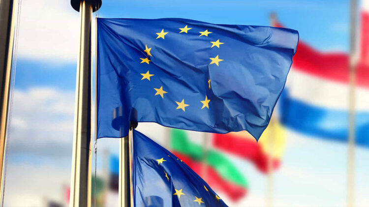 Bruxelas pede que Estados-membros mantenham as fronteiras abertas