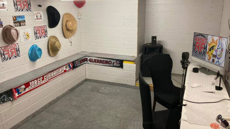 Casal de emigrantes portugueses alimenta rádio e conforta alma lusa na Suíça 11 Casal de emigrantes portugueses alimenta rádio e conforta alma lusa na Suíça