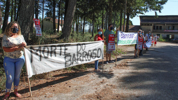Emigrantes de Boticas temem cortar laços com a sua terra caso Mina do Barros avance 11 Emigrantes de Boticas temem cortar laços com a sua terra caso Mina do Barros avance
