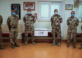 Militares portugueses entregam 200 kits de colheita no Afeganistão