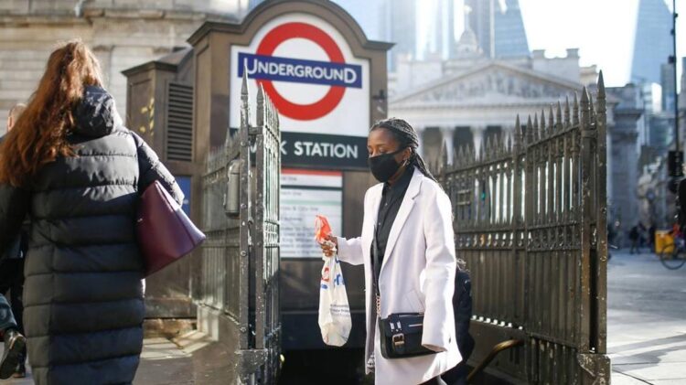 Pandemia afasta novos emigrantes do Reino Unido