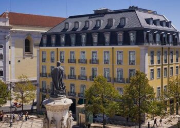 Terraço e restaurante são as novidades do renovado Bairro Alto Hotel