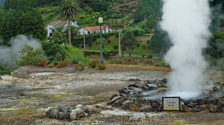 Turistas já passeiam pelas Furnas 11 Turistas já passeiam pelas Furnas
