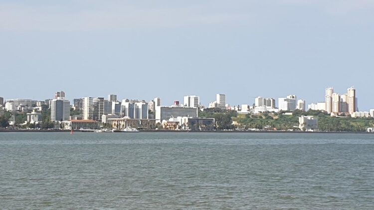 Moçambicanos retomam atividades moderadas em meio de pandemia