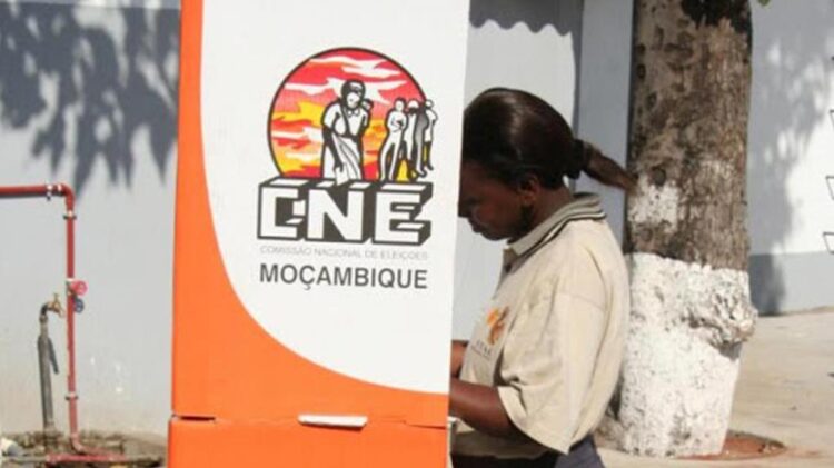 Moçambique "Eleições credíveis passam por despolitização e profissionalização da CNE"