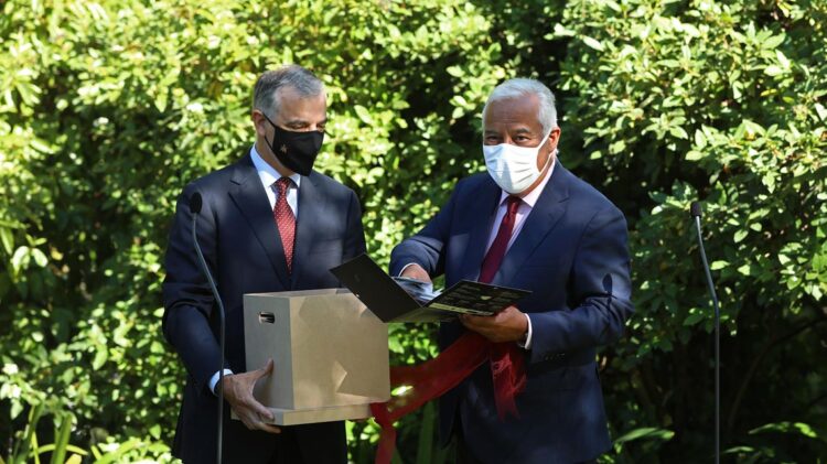 Primeiro-Ministro apela à utilização de máscaras reutilizáveis nacionais