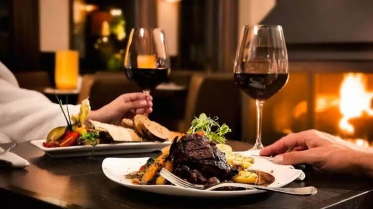 40% das empresas da restauração e bebidas e 25% do alojamento turístico já despediram trabalhadores desde o início da crise pandémica