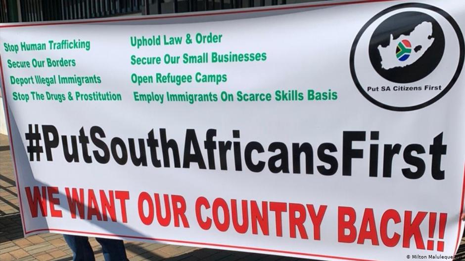 África do Sul: Dezenas de sul-africanos voltam a protestar contra estrangeiros 12 África do Sul: Dezenas de sul-africanos voltam a protestar contra estrangeiros