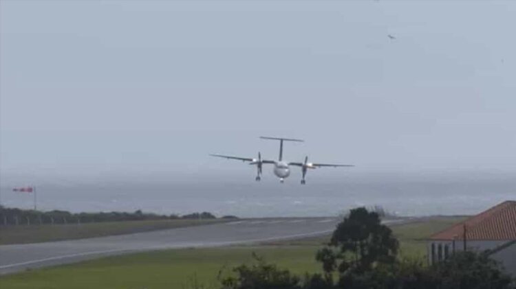 Avião aterra com ventos cruzados na ilha das Flores 11 Avião aterra com ventos cruzados na ilha das Flores