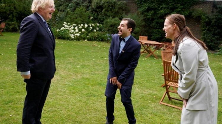 Boris Johnson recebeu em Downing Street o enfermeiro português que lhe salvou a vida 11 Boris Johnson recebeu em Downing Street o enfermeiro português que lhe salvou a vida