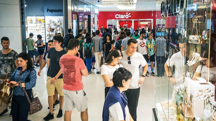 Brasil: Confiança do Consumidor tem a primeira queda desde maio