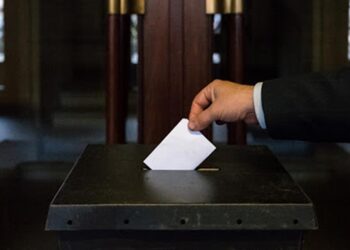 Voto antecipado para quem está em confinamento aprovado na AR