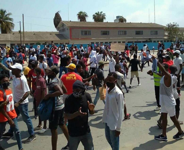 Angola: Polícia dispersa manifestantes em Luanda no Dia da Independência