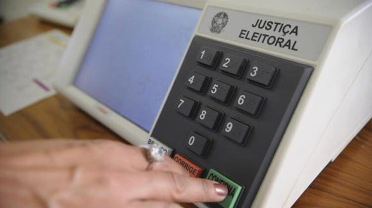 Brasil - Eleições Municipais: São Paulo e Rio de Janeiro registam maior abstenção. Maioria dos candidatos apoiados por Bolsonaro não foi eleita 11 Brasil - Eleições Municipais: São Paulo e Rio de Janeiro registam maior abstenção. Maioria dos candidatos apoiados por Bolsonaro não foi eleita