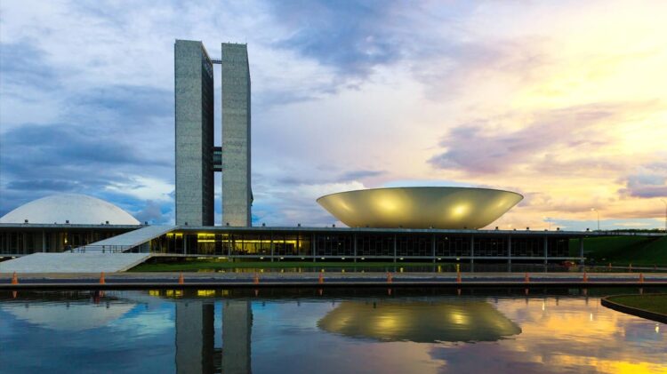 Brasil tem "parceria estratégica" com China após tensões diplomáticas