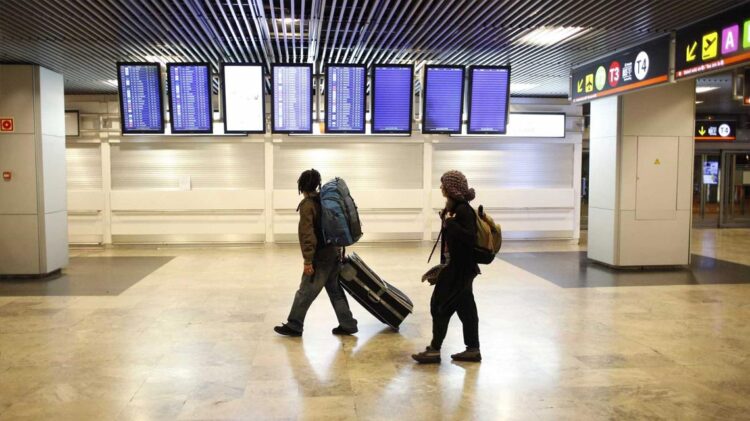 Duplicaram os emigrantes que regressaram a Portugal com a ajuda do Estado 11 Duplicaram os emigrantes que regressaram a Portugal com a ajuda do Estado