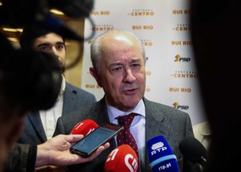 Emergência permite "tratar diferente o que é diferente", diz Rui Rio