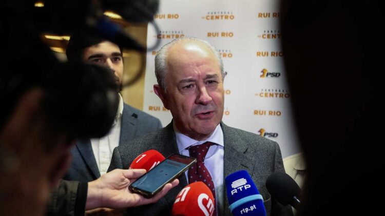 Emergência permite "tratar diferente o que é diferente", diz Rui Rio