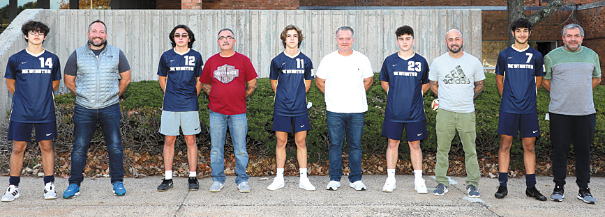 EUA: Metade da equipa de futebol do Liceu de Newington é de origem portuguesa