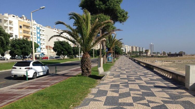 Há 121 concelhos que vão ser sujeitos a medidas especiais de combate à Covid-19. Saiba se um deles é onde mora 11 Há 121 concelhos que vão ser sujeitos a medidas especiais de combate à Covid-19. Saiba se um deles é onde mora