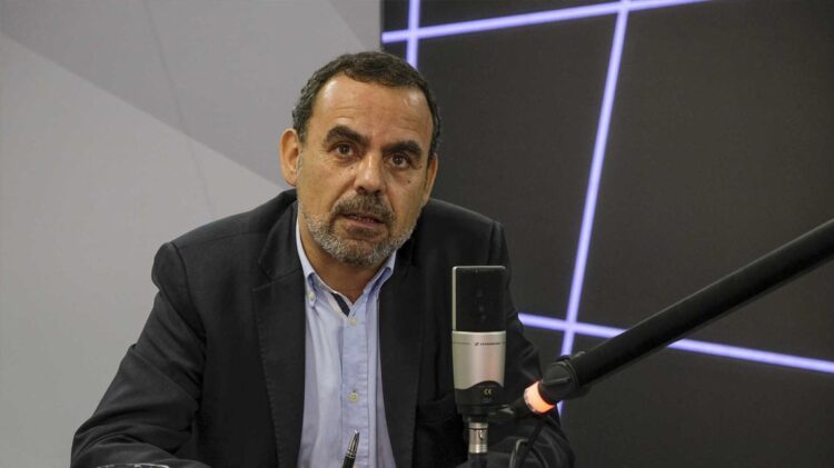 "Não entendemos que se fechem supermercados" e que "se façam congressos" 11 "Não entendemos que se fechem supermercados" e que "se façam congressos"