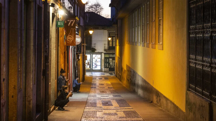 Recolher obrigatório à noite e nos próximos dois fins-de-semana: como funciona? E se não cumprir? 11 Recolher obrigatório à noite e nos próximos dois fins-de-semana: como funciona? E se não cumprir?