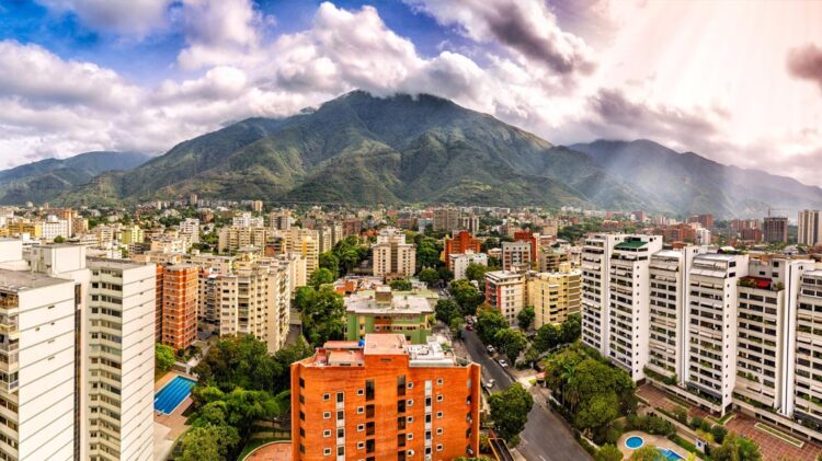 Voo de repatriamento com 295 passageiros de Caracas chegou ontem a Portugal 11 Voo de repatriamento com 295 passageiros de Caracas chegou ontem a Portugal