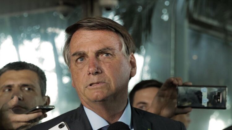Brasil. Bolsonaro recebido em apoteose no santuário de Nossa Senhora de Aparecida 11 Brasil: Depois da "gripezinha", Bolsonaro diz que 2.ª vaga é "conversinha"