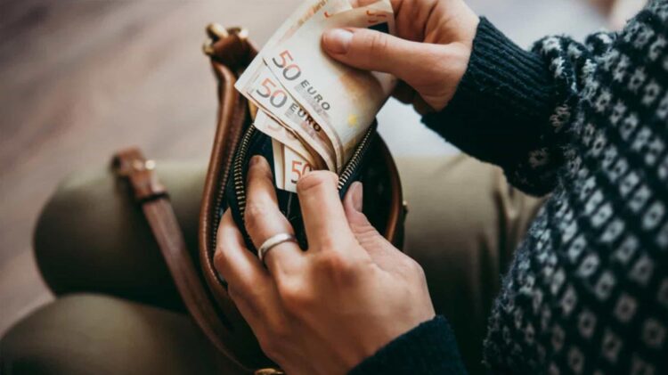 Com as devidas deduções, simule quanto é que vai receber no próximo ano 11 Com as devidas deduções, simule quanto é que vai receber no próximo ano