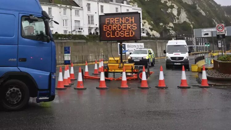 Covid-19: Reino Unido chega a acordo com França para reabrir fronteiras 11 Covid-19: Reino Unido chega a acordo com França para reabrir fronteiras